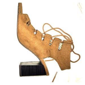 Camel lace heels